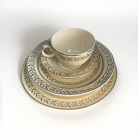 Taylor Smith & Taylor “Daphne” Cream Gold Set Lunch Plate 8” Bowl Tea Cup Saucer - Picture 4 of 10